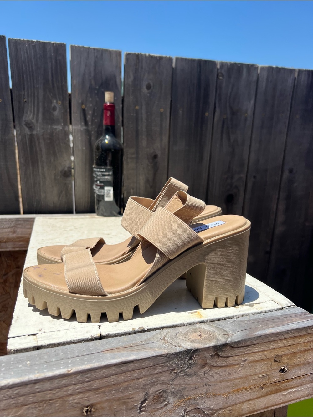 Steve Madden Tan Elastic Strap Chunky Platform Sandals Heels Womens size 9